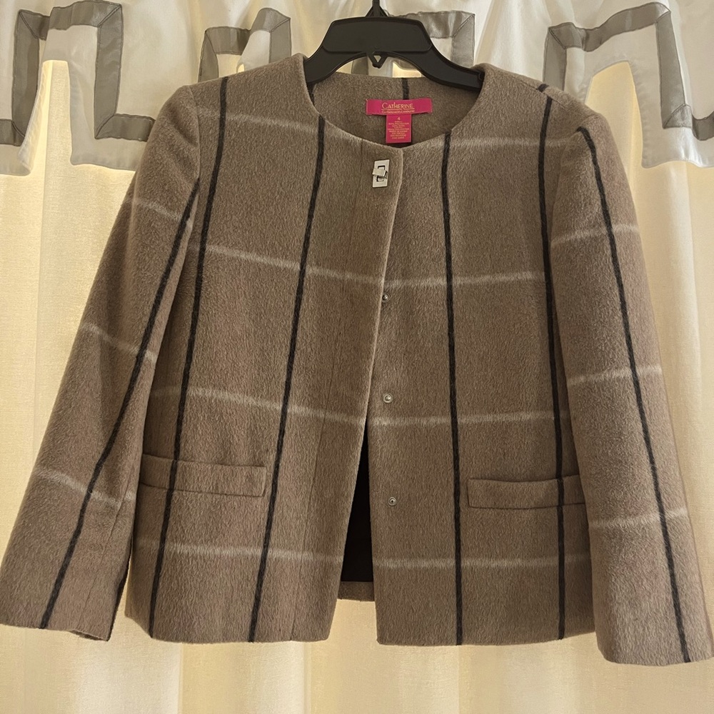 Beautiful wood blend jacket